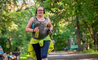 mulher-gorda-630x420-162 correndo no parque com água exercício acima do peso bem estar e saúde Porque você não emagrece e como resolver isso
